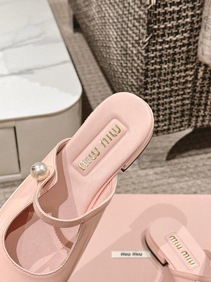 FLAT MULE IN BABY PINK MIX BLACK PATENT CALFSKIN