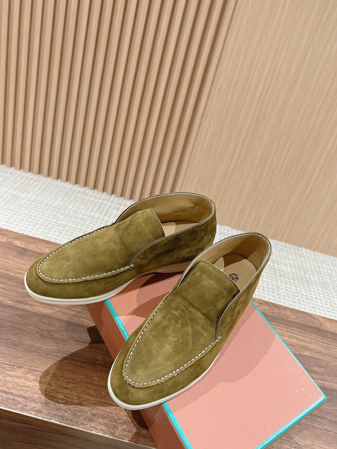 LP OPEN WALK LOAFERS BRIGHT OLIVE SUEDE