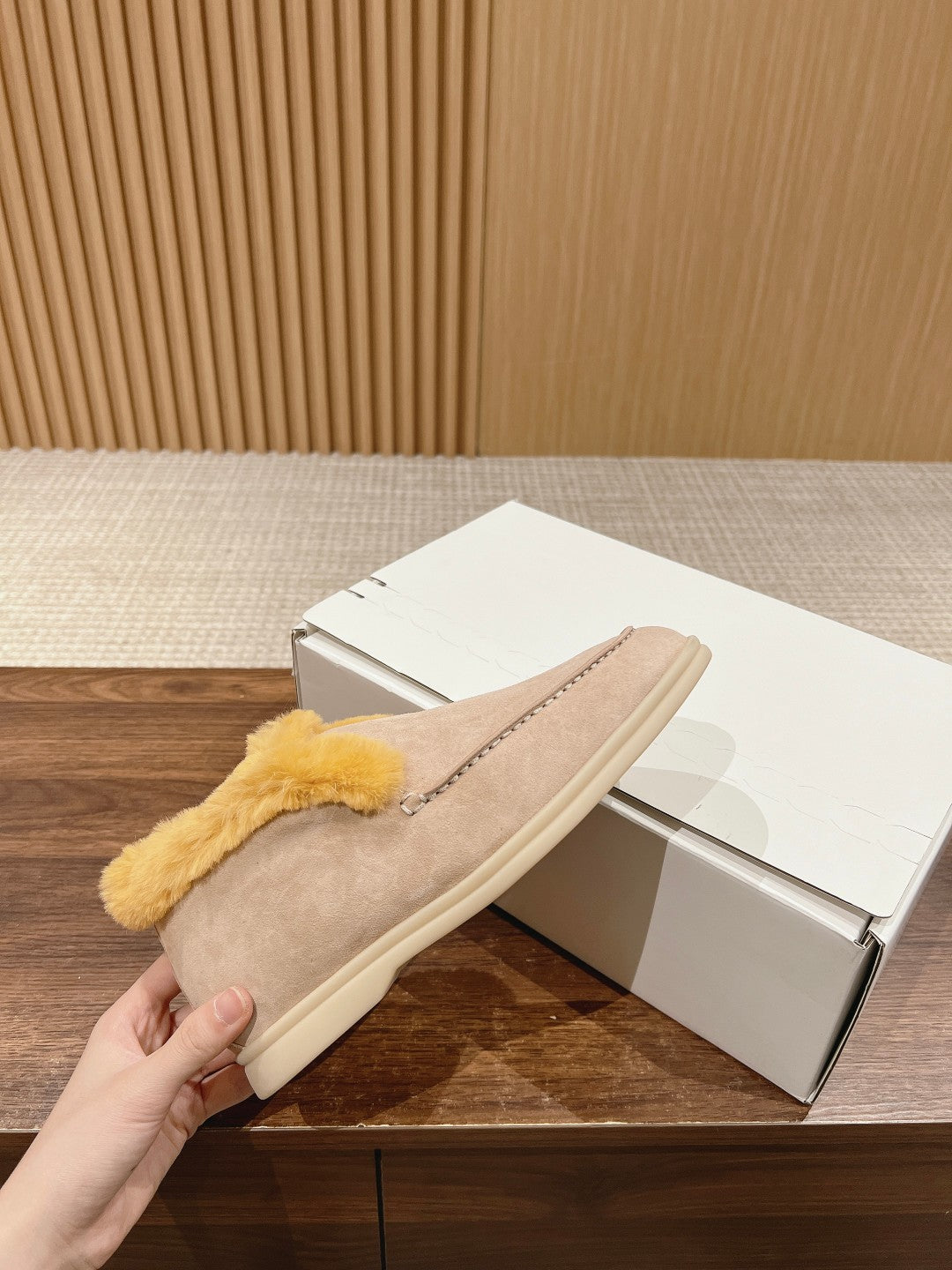 LP CLASSIC SUMMER CHARMS WALK LOAFERS KHAKI CALFSKIN