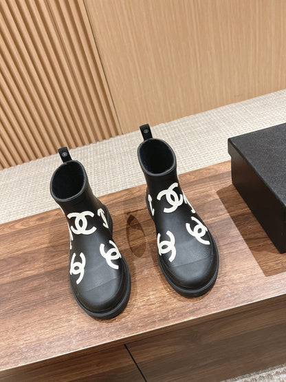 CC RAIN BOOTS BLACK TPU WITH WHITE LOGO 01