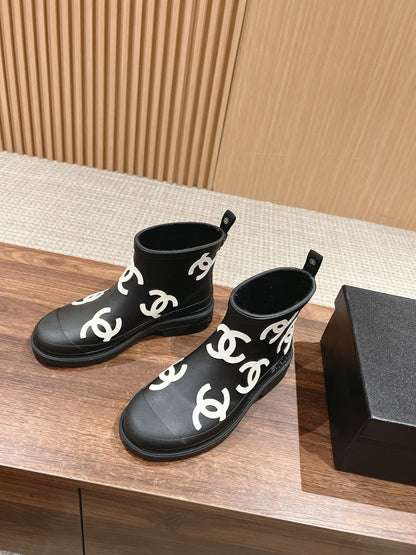 CC RAIN BOOTS BLACK TPU WITH WHITE LOGO 01