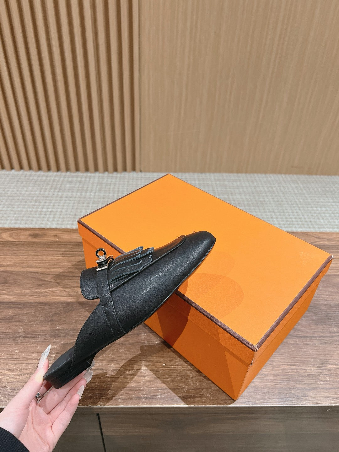 OZ Mule Fringed Black