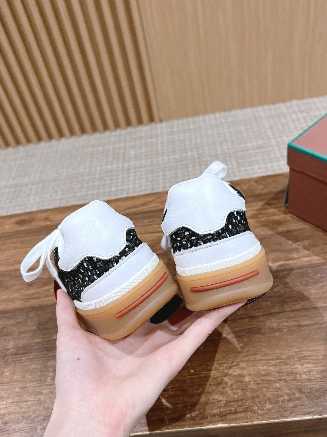 LP TENNIS WALK SNEAKERS WHITE AND BLACK SUEDE