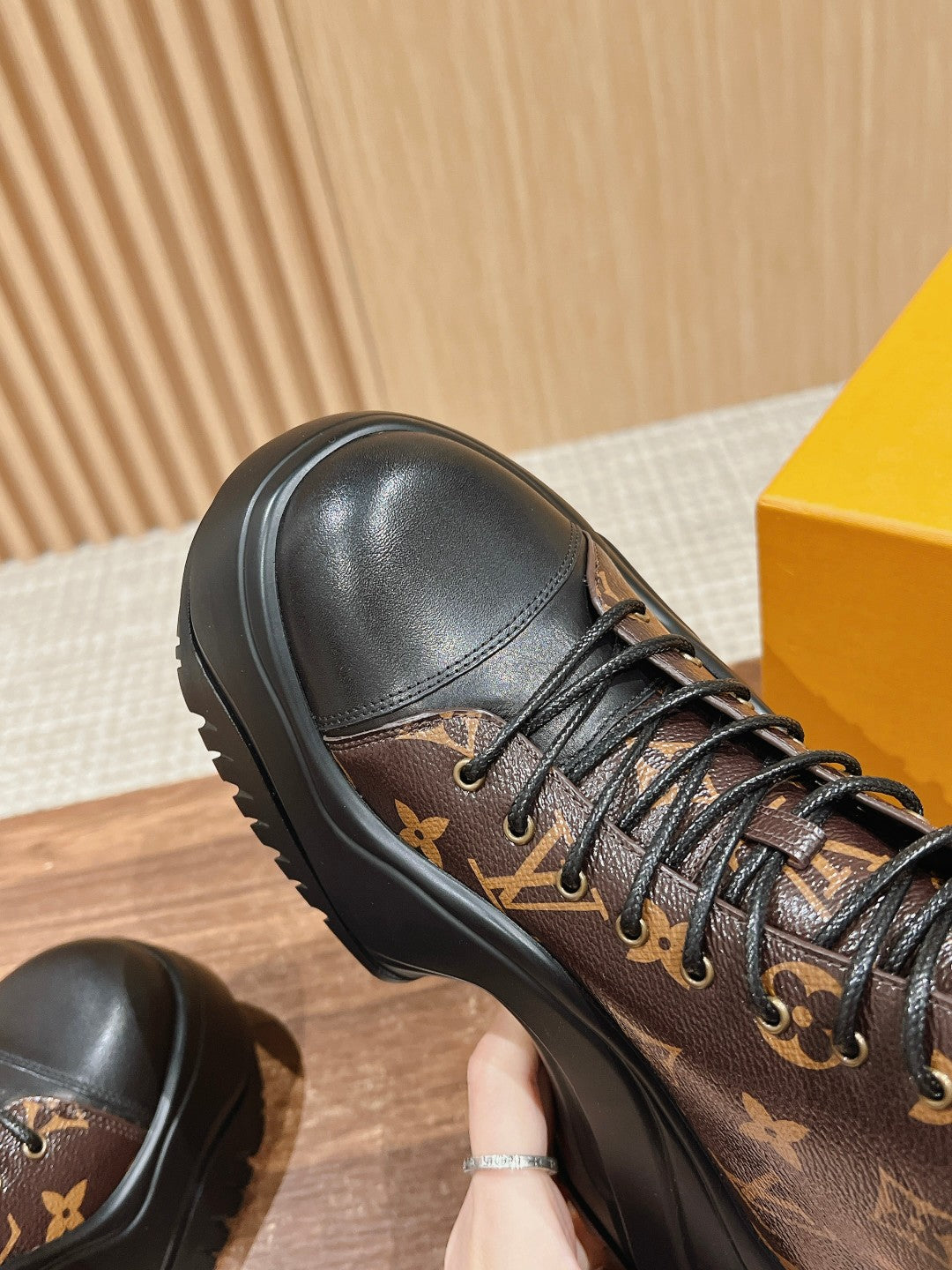 LV WOMEN CHELSEA BOOT IN BLACK MIX CHOCOLATE BROWN MONOGRAM CALFSKIN