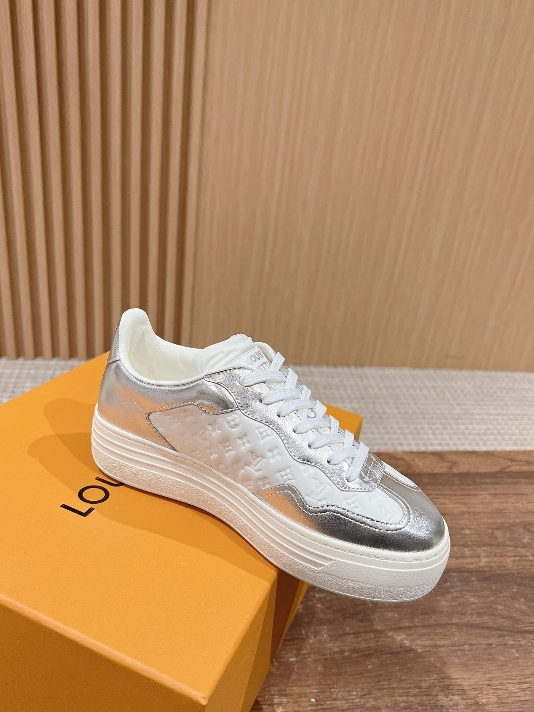 LV TRAINER SNEAKER IN SILVER MIX WHITE EMBOSSED CALFSKIN