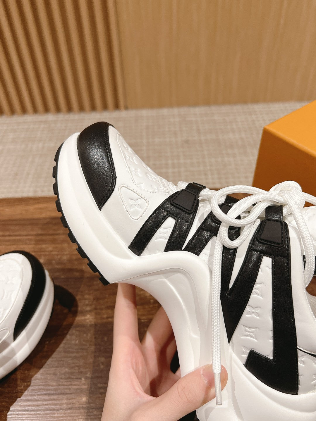 LV ARCHLIGHT SNEAKER IN WHITE MIX BLACK EMBOSSED CALFSKIN