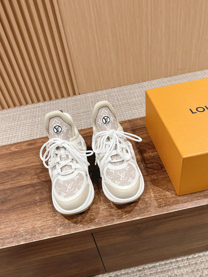 LV ARCHLIGHT SNEAKER IN WHITE CALFSKIN AND CAMEL BEIGE MONOGRAM DENIM