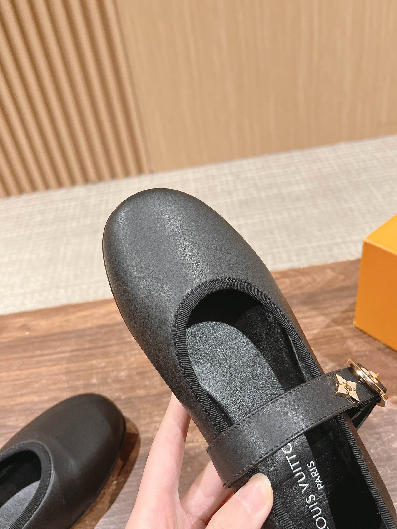 MARY JANE FLAT IN BLACK CALFSKIN 168943