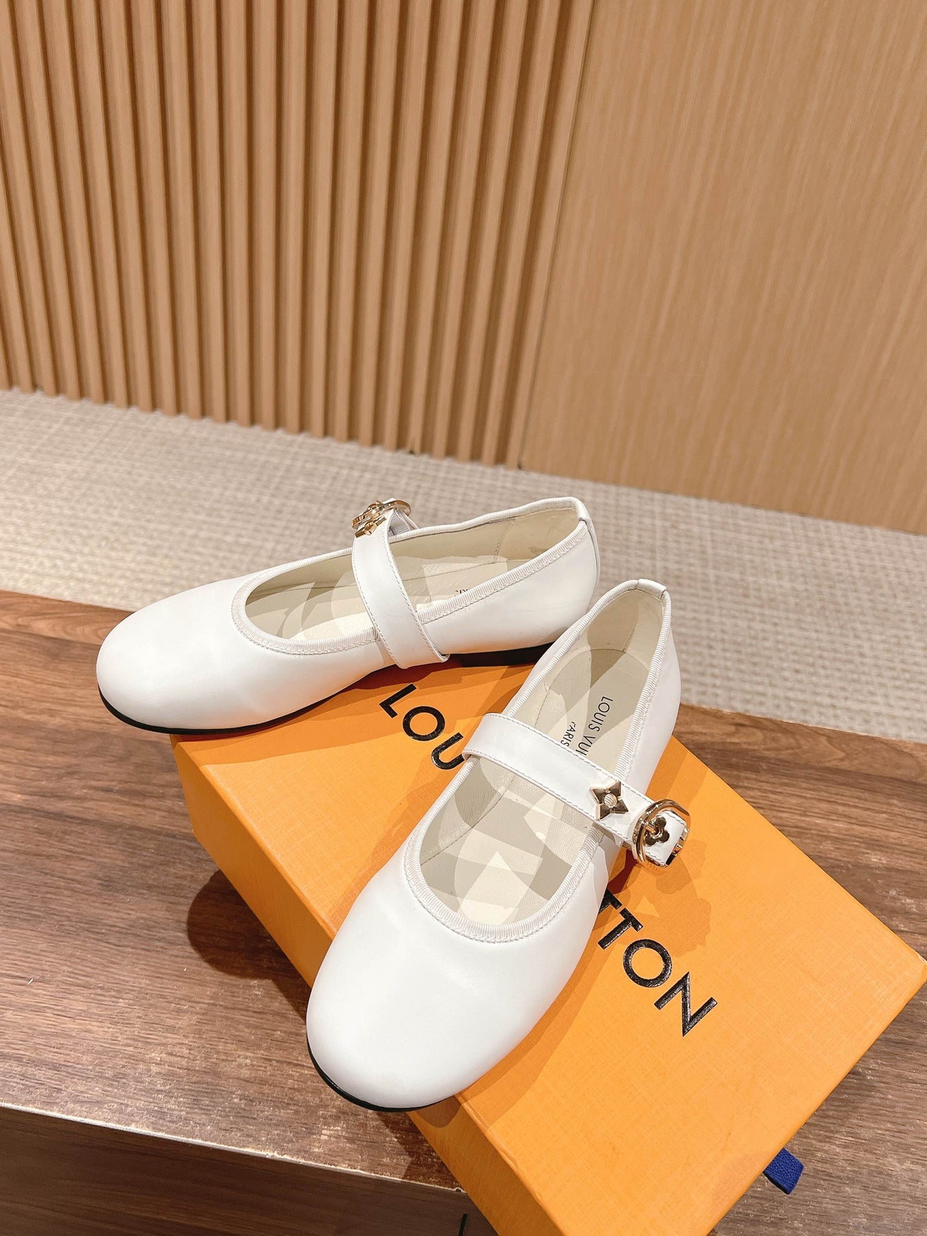MARY JANE FLAT IN WHITE CALFSKIN