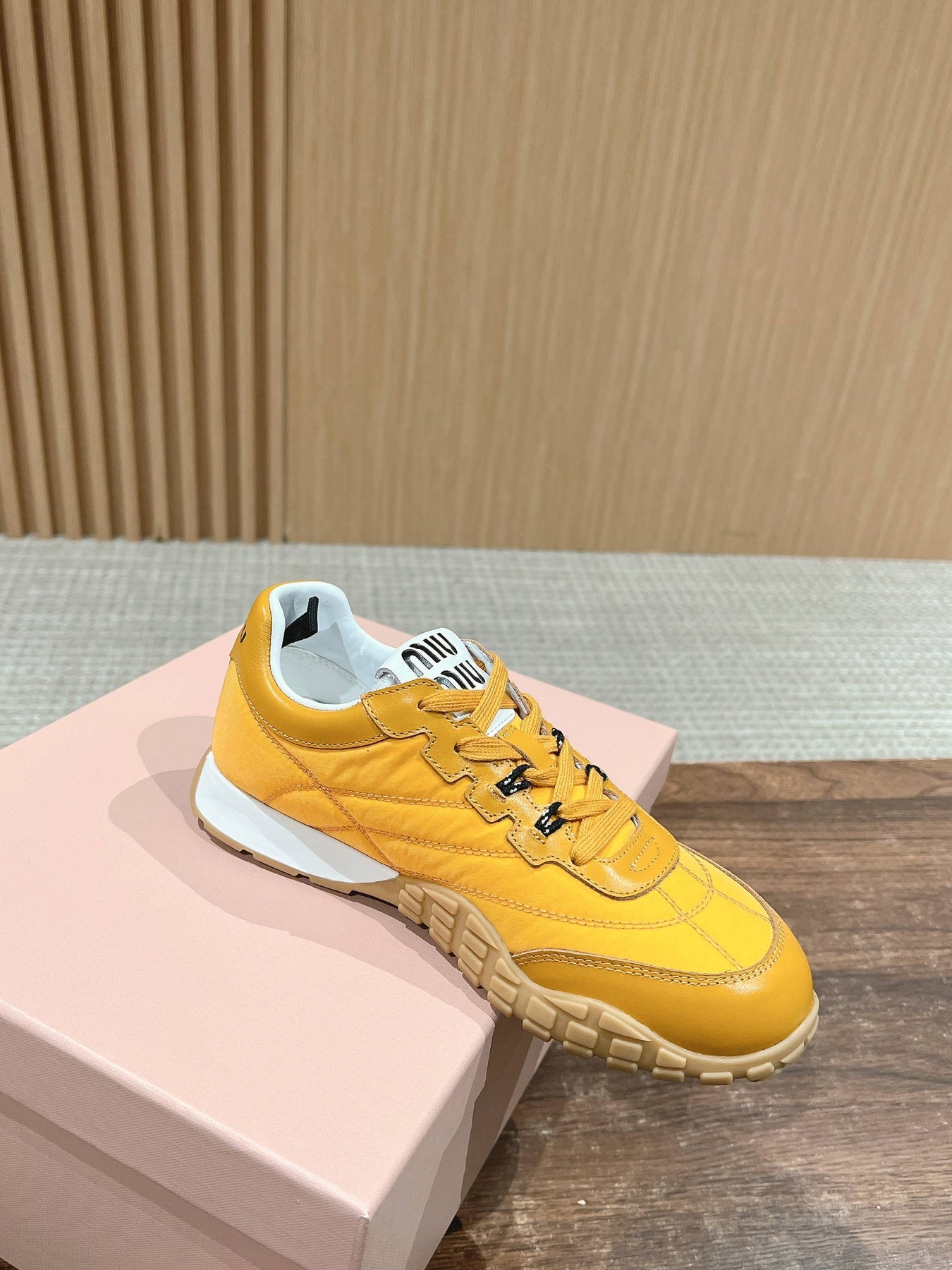 RUNNING SNEAKERS IN YELLOW LAMBSKIN AND FABRIC ANTI-SLIP RUBBER SOLE