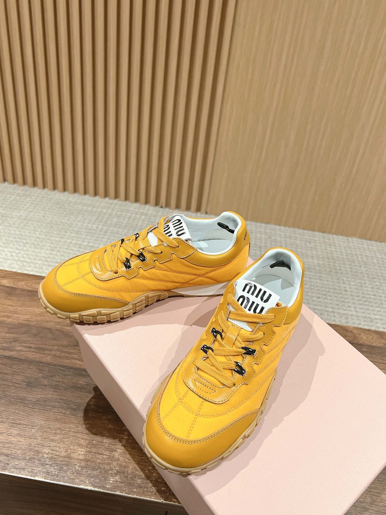 RUNNING SNEAKERS IN YELLOW LAMBSKIN AND FABRIC ANTI-SLIP RUBBER SOLE
