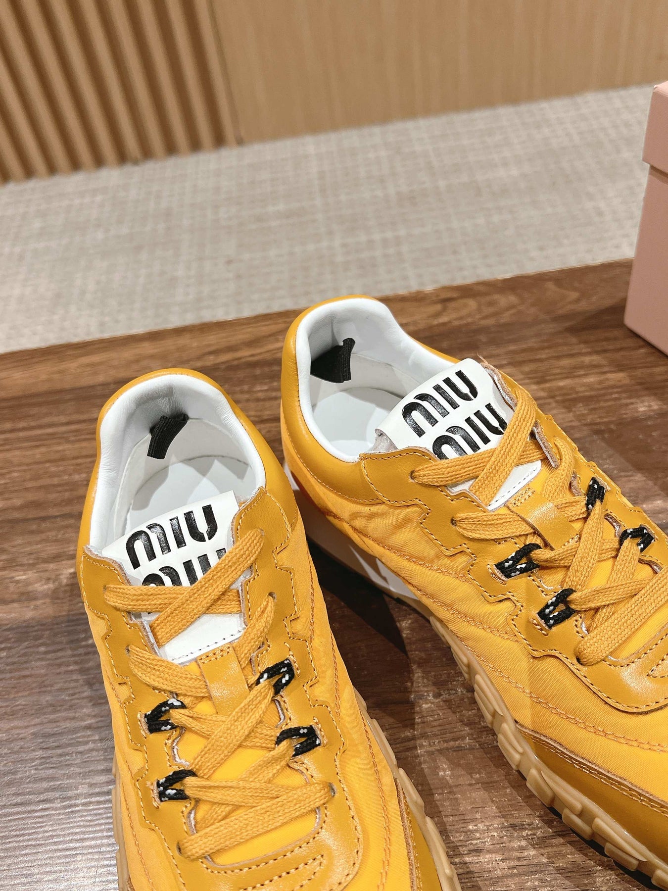 RUNNING SNEAKERS IN YELLOW LAMBSKIN AND FABRIC ANTI-SLIP RUBBER SOLE