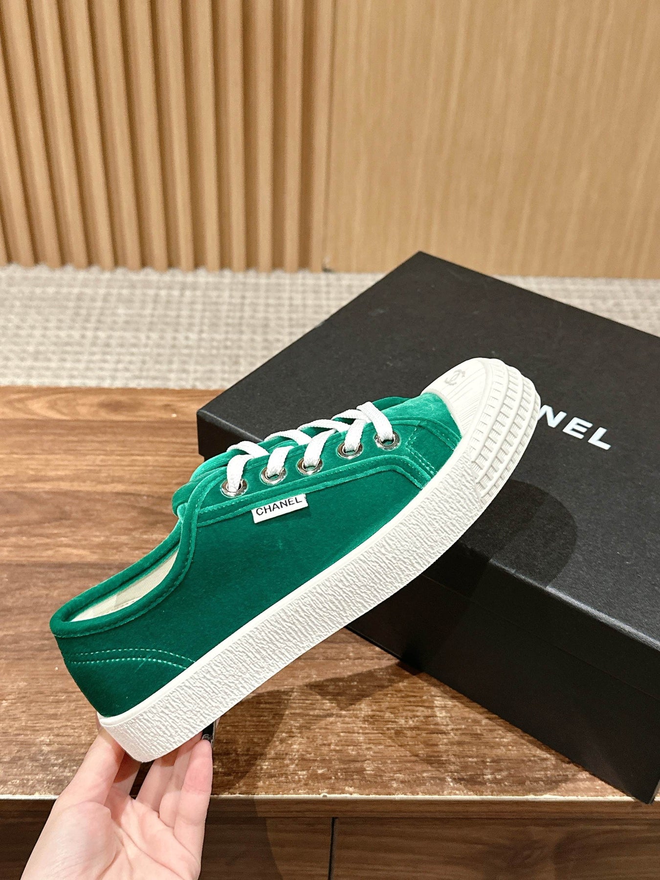 CONVERSE SNEAKER IN TEAL GREEN VELVET