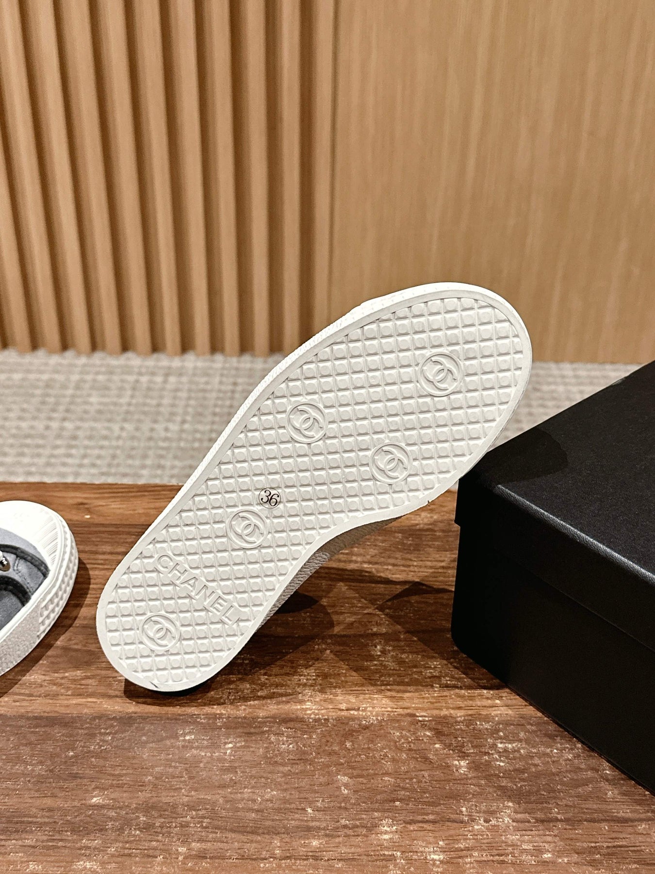 CONVERSE SNEAKER IN CHARCOAL BLACK VELVET