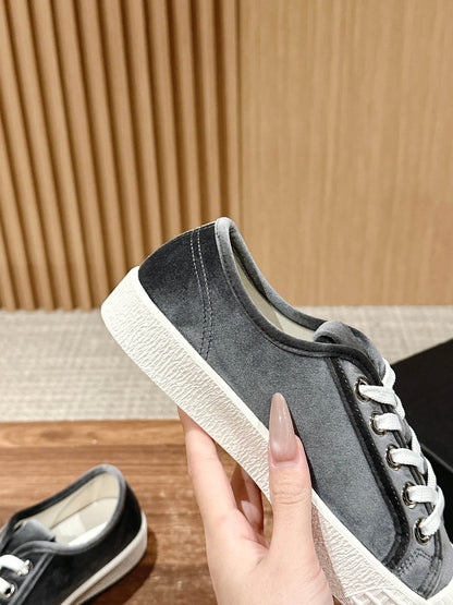 CONVERSE SNEAKER IN CHARCOAL BLACK VELVET