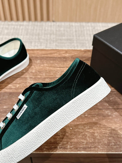 CONVERSE SNEAKER IN DARK GREEN VELVET
