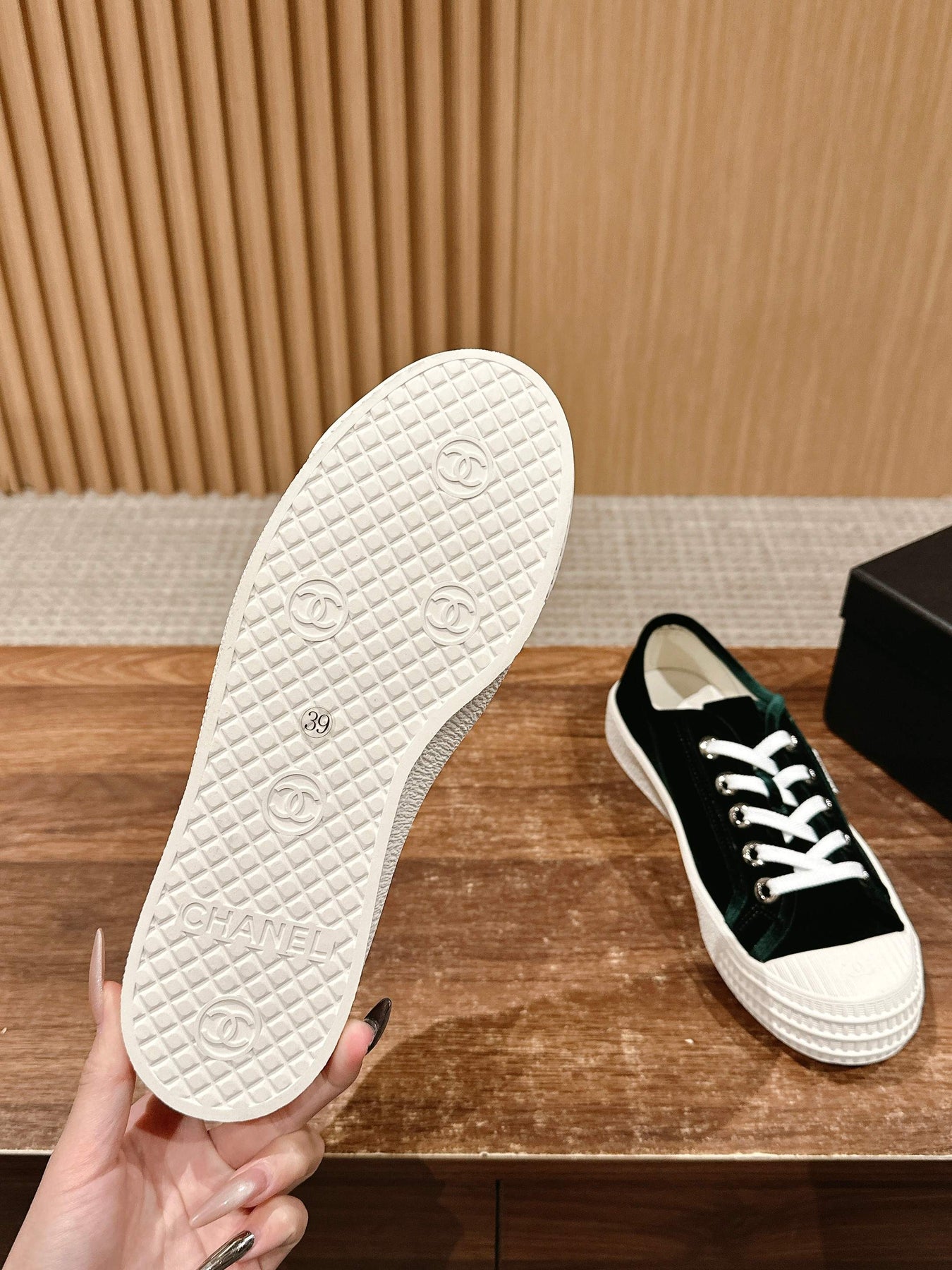 CONVERSE SNEAKER IN DARK GREEN VELVET