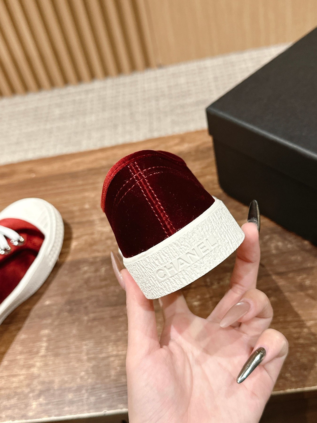 CONVERSE SNEAKER IN LIPSTICK RED VELVET