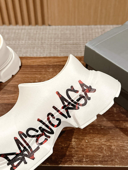 GRAFFITI THICK-SOLED CHEF SHOES IN WHITE RUBBER