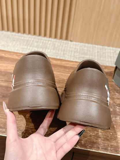 GRAFFITI THICK-SOLED CHEF SHOES IN BROWN RUBBER