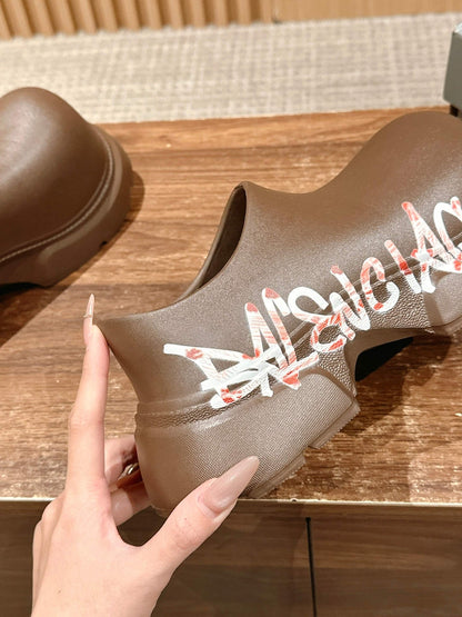 GRAFFITI THICK-SOLED CHEF SHOES IN BROWN RUBBER