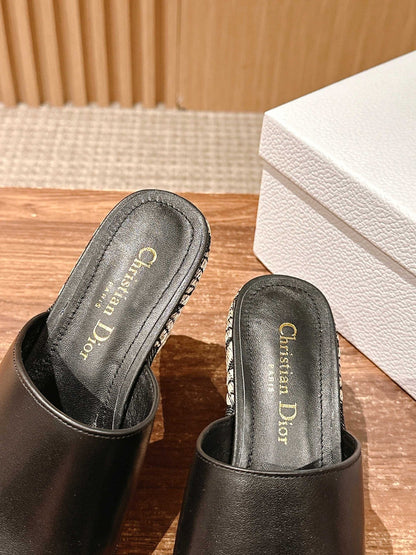 ATTITUDE WEDGE SLIDE 90MM IN BLACK CALFSKIN CANVAS SOLE
