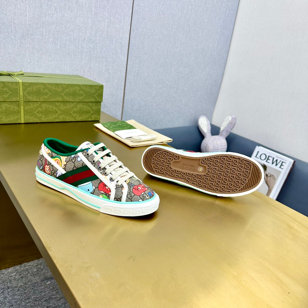 GG TENNIS 1977 TRAINER CANVAS WITH ANIMALS MOTIF