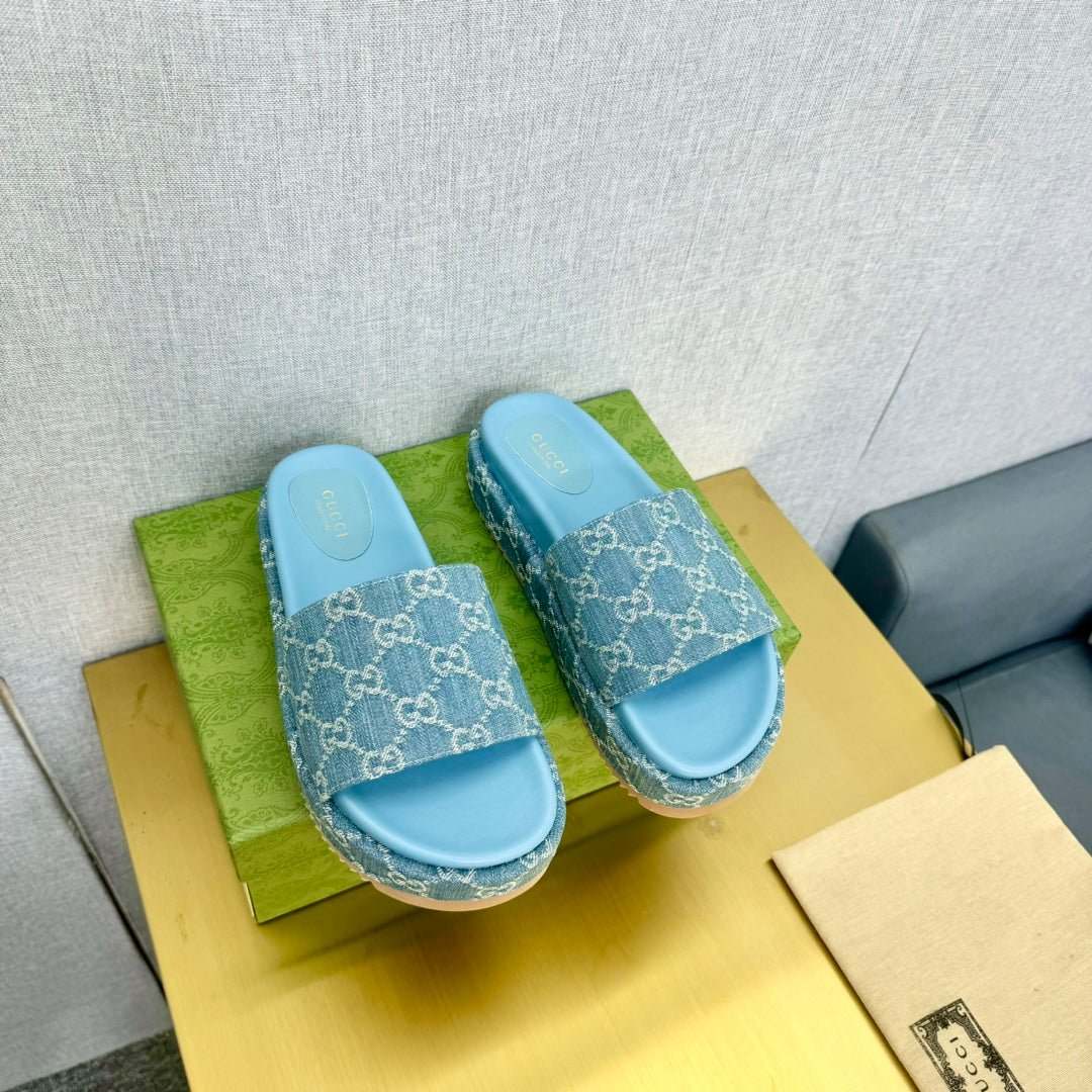 GG PLATFORM SLIDE SANDAL SKY CANVAS