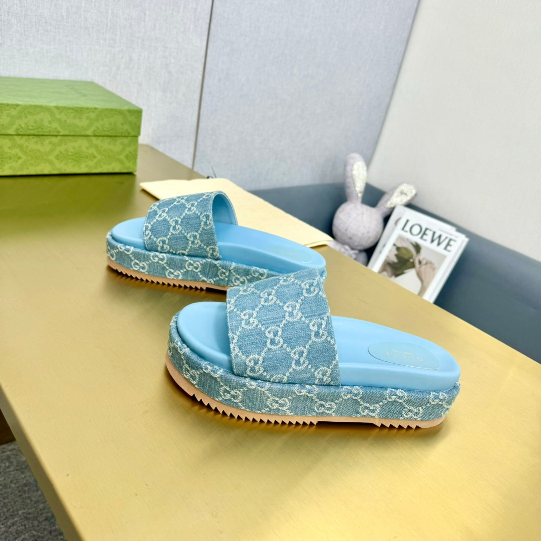 GG PLATFORM SLIDE SANDAL SKY CANVAS