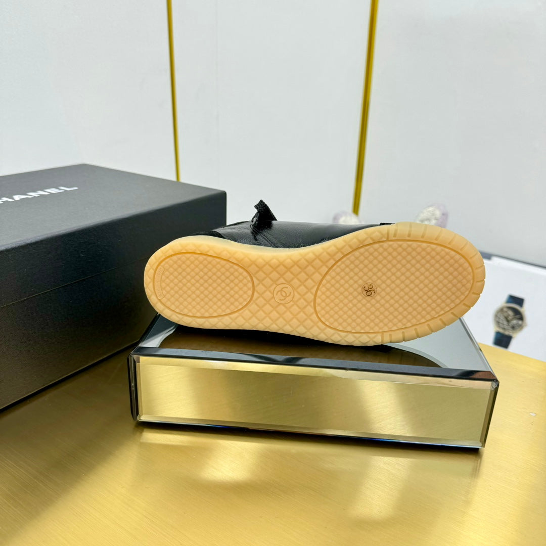 CC SNEAKER IN BLACK CALFSKIN AND SUEDE