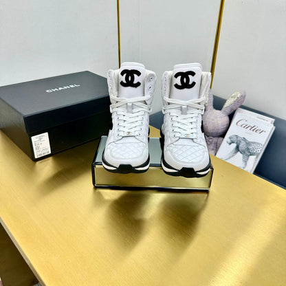 ATHLETIC SHOES IN WHITE CALFSKIN