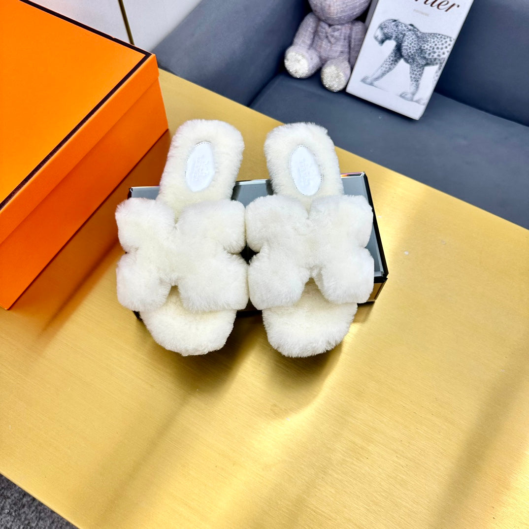 0RAN SHEARLING SANDALS WHITE