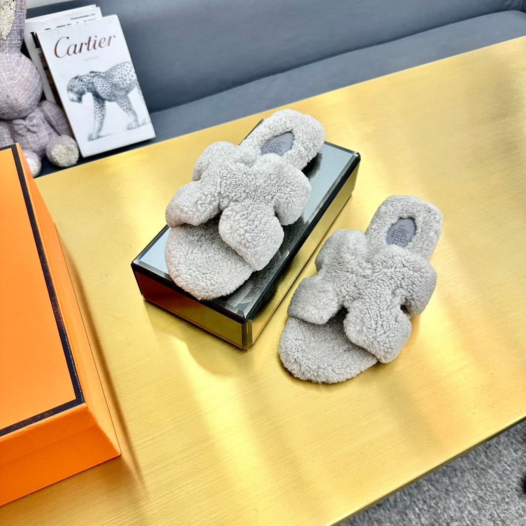 0RAN SHEARLING SANDALS PALE GRAY