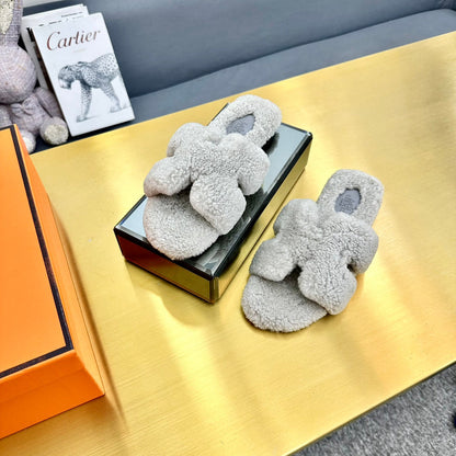 0RAN SHEARLING SANDALS PALE GRAY