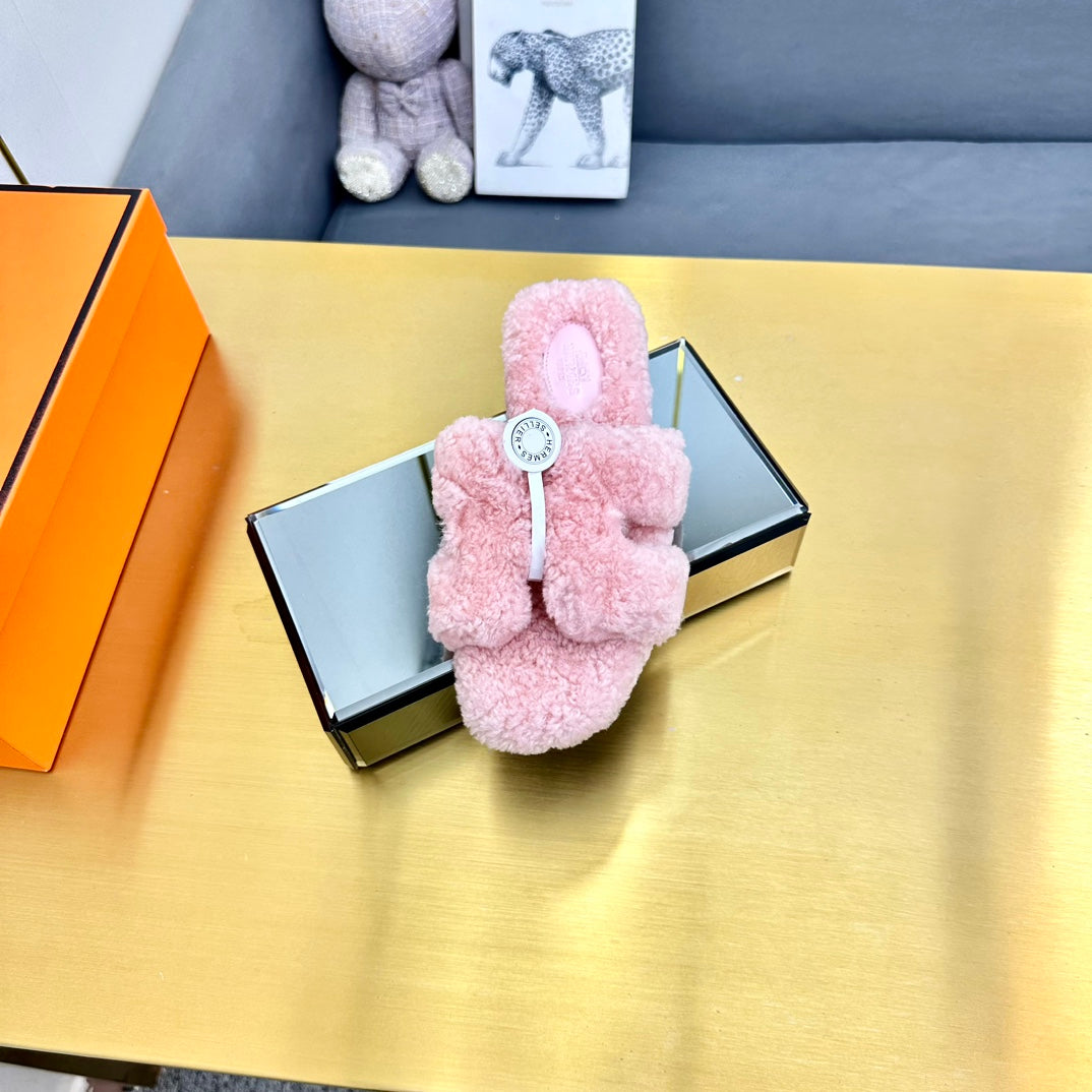 ORAN SHEARLING SANDALS BABY PINK