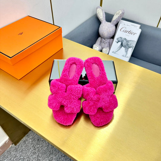ORAN SHEARLING SANDALS BRIGHT PINK