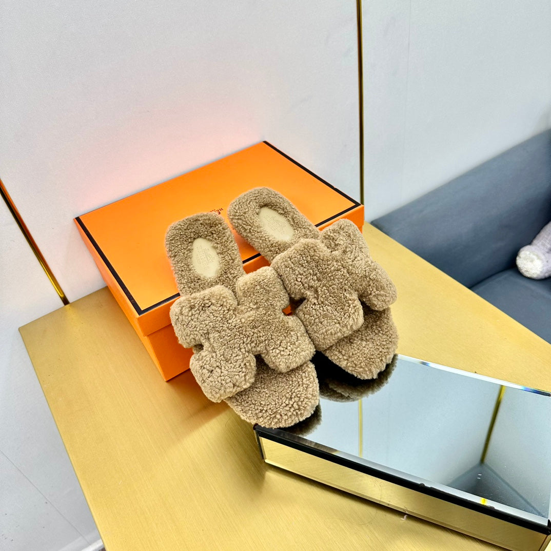 ORAN SHEARLING SANDALS CAMEL BROWN