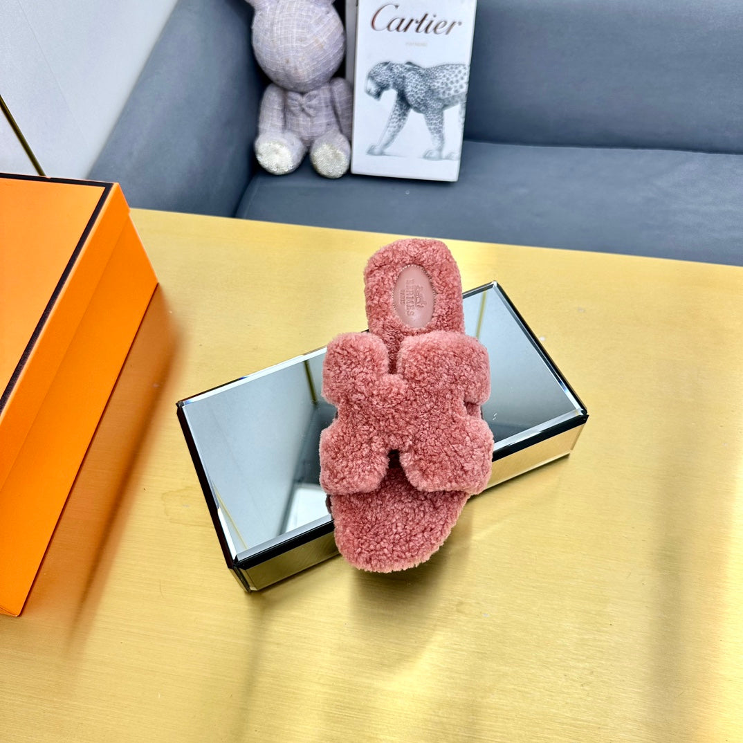 0RAN SHEARLING SANDALS PUNCH PINK