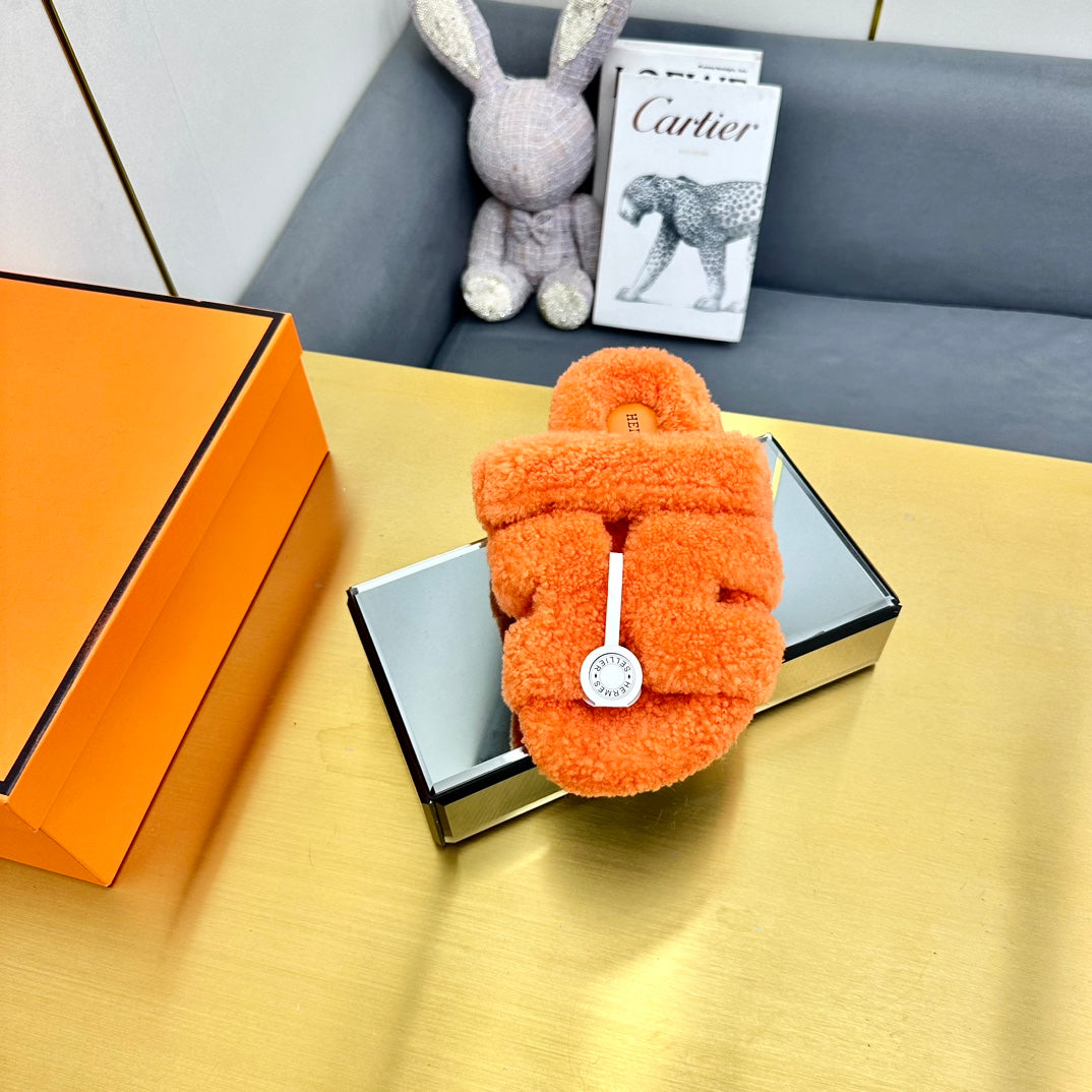 CHYPRE SANDAL IN SPANISH ORANGE SHEARLING