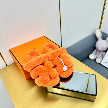 CHYPRE SANDAL IN SPANISH ORANGE SHEARLING