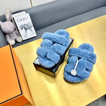 CHYPRE SANDAL IN OCEAN BLUE SHEARLING