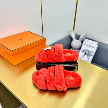 CHYPRE SANDAL IN CANDY RED SHEARLING