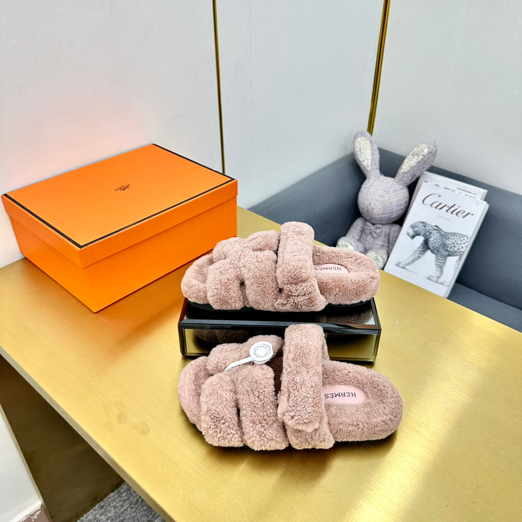 CHYPRE SANDAL LIGHT BROWN SHEARLING