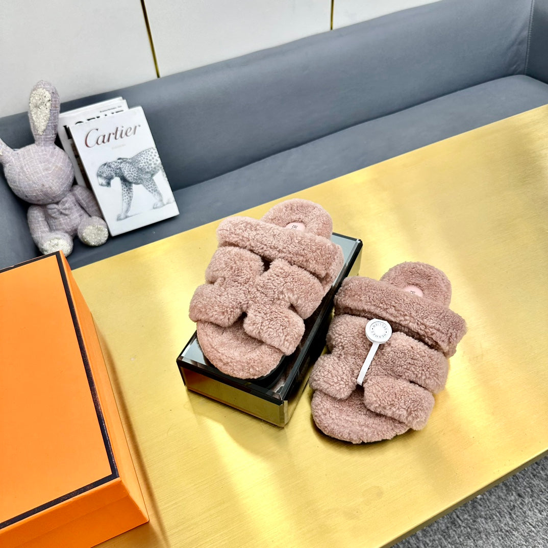 CHYPRE SANDAL LIGHT BROWN SHEARLING