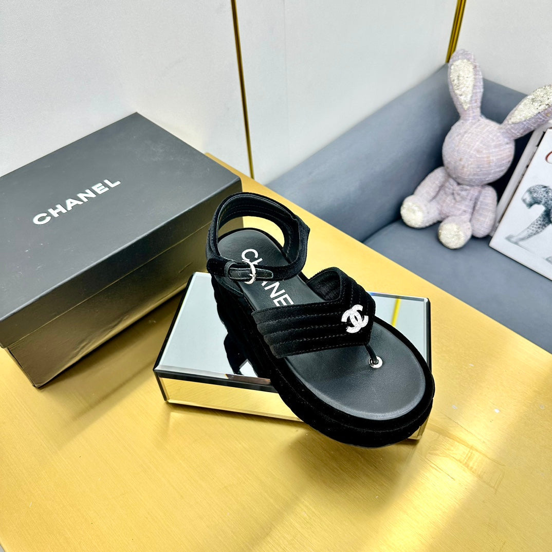 GROSGRAIN SANDAL IN BLACK VELVET