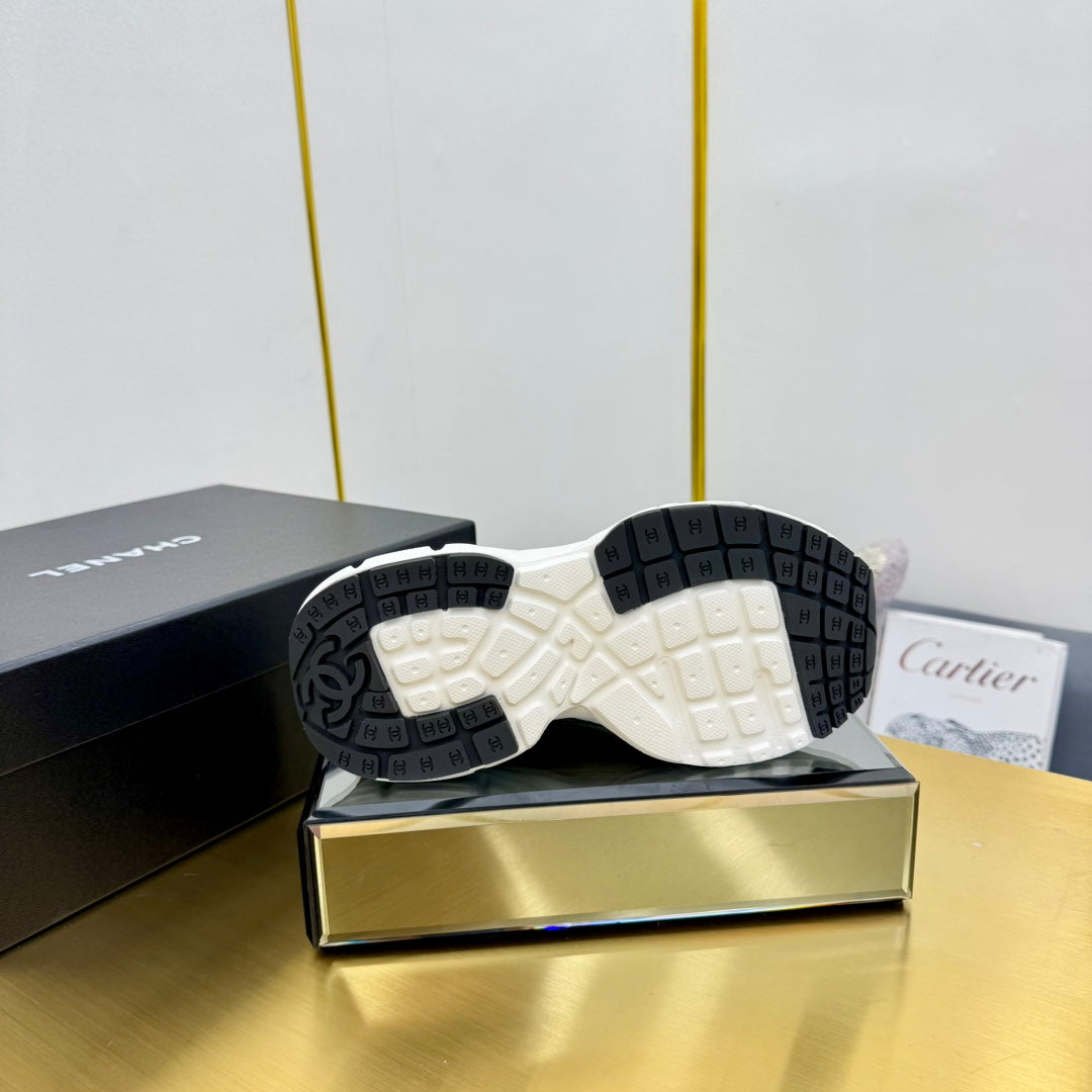 DAD SNEAKER IN TUSCAN BEIGE SUEDE AND BREATHABLE MESH