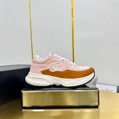DAD SNEAKER IN LIGHT PINK LAMBSKIN AND GINGER ORANGE SUEDE