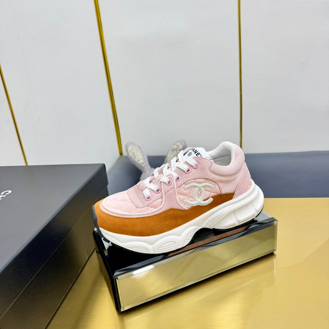 DAD SNEAKER IN LIGHT PINK LAMBSKIN AND GINGER ORANGE SUEDE