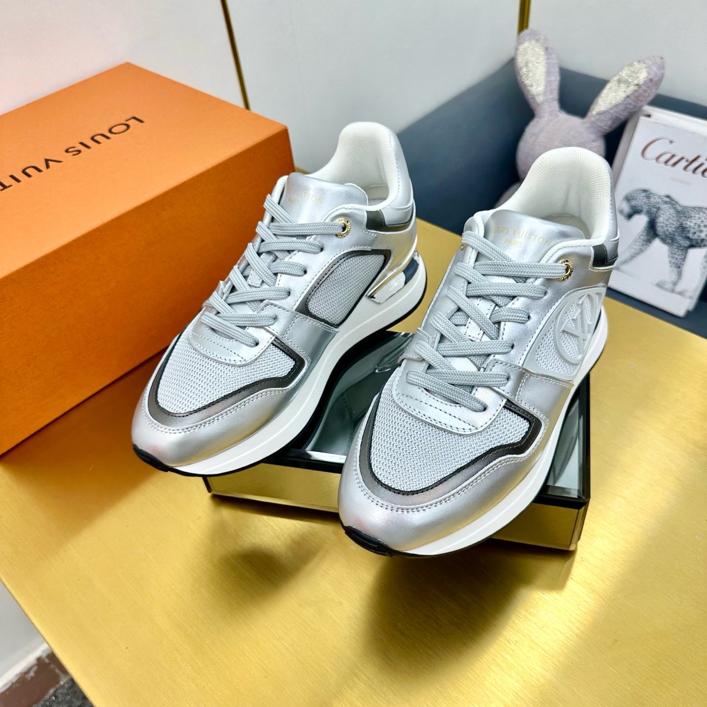 NEO RUN AWAY SNEAKER IN SILVER CALFSKIN