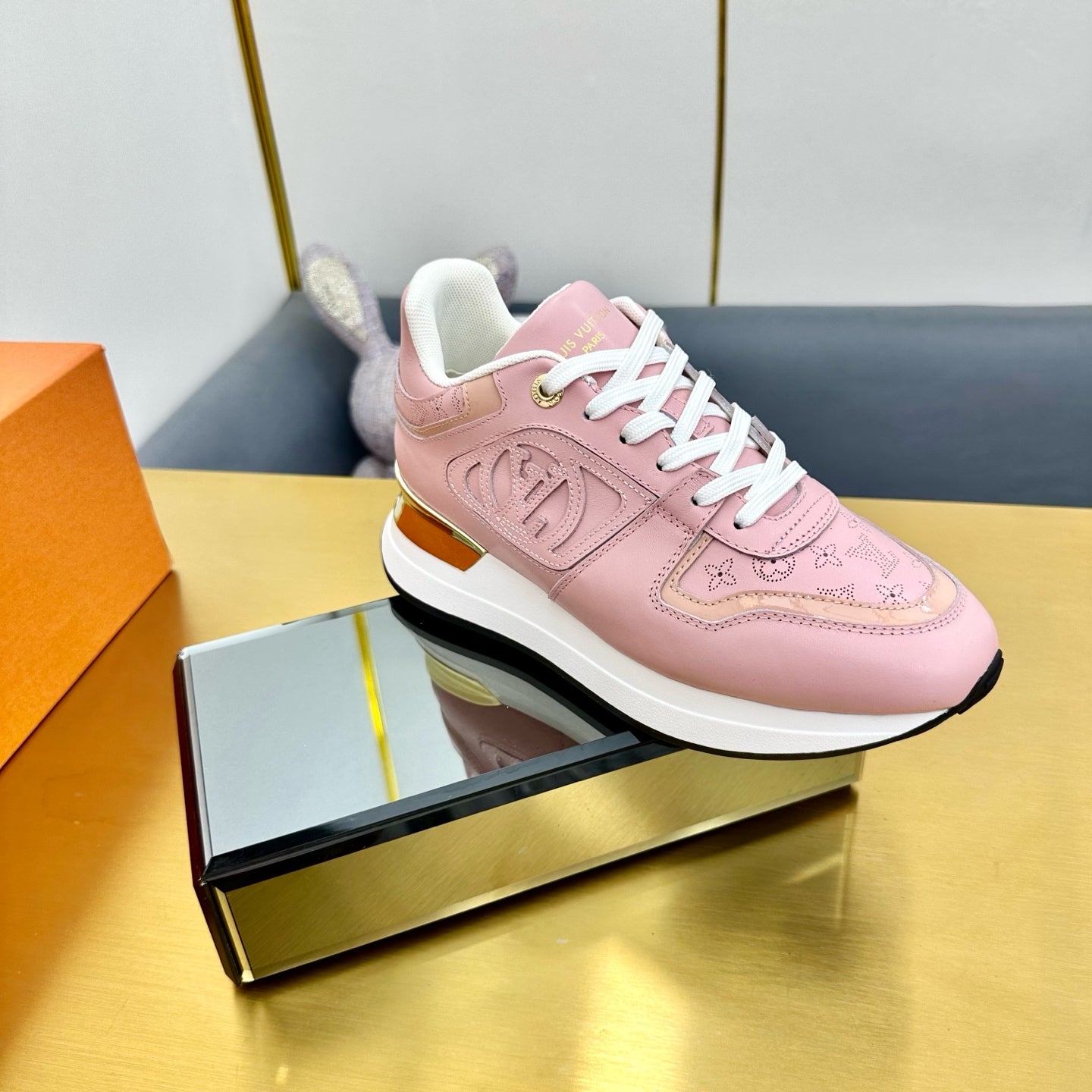 NEO RUN AWAY SNEAKER IN ROSE PINK CALFSKIN